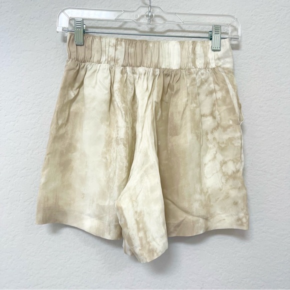 Travis Matthew Tropic Winds Short Brazilian Sand Size XS - Picture 3 of 5